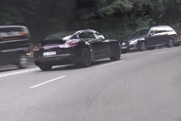 Новый Porsche Panamera тестируют в Штутгарте без камуфляжа